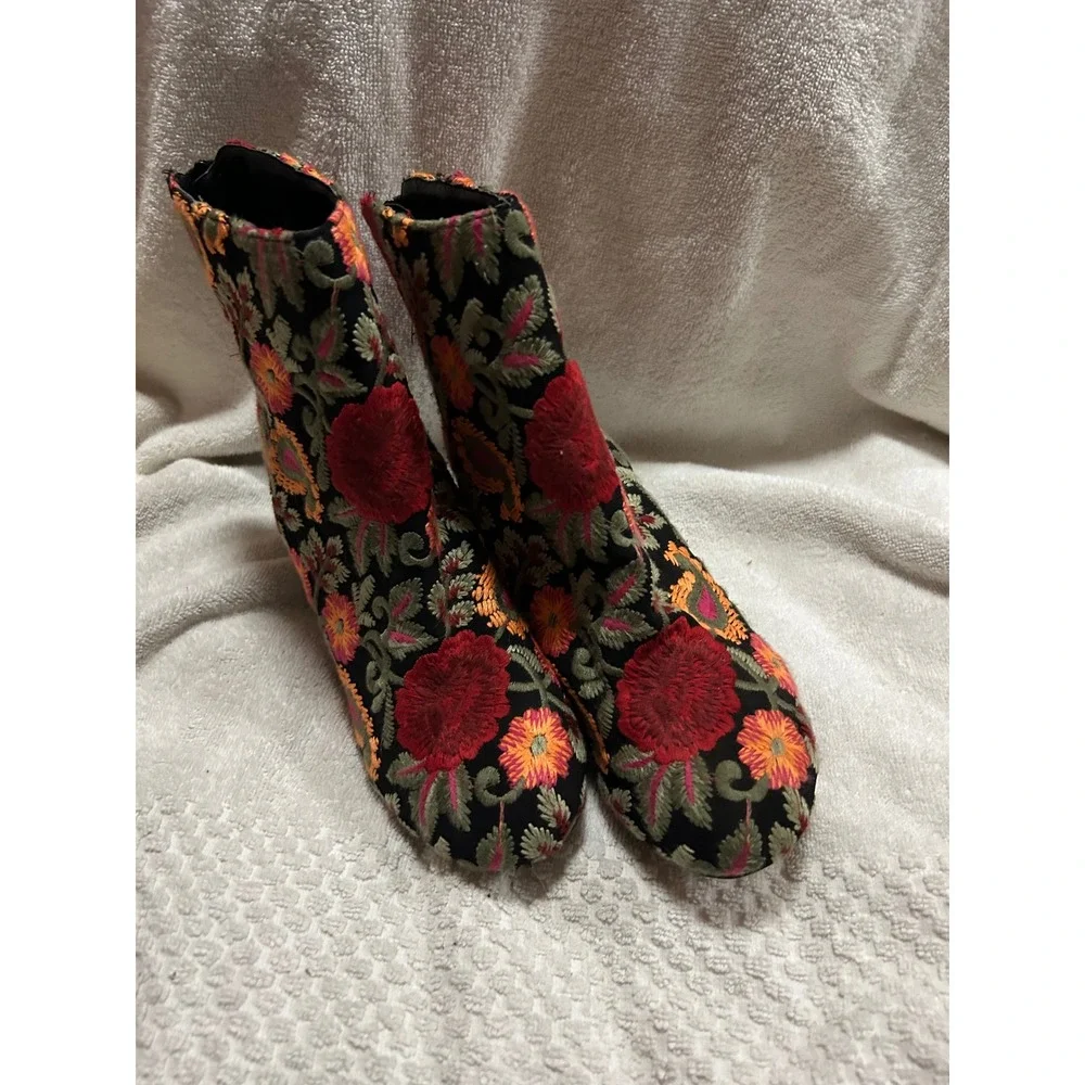 Floral Embroidered Block Heel Ankle Boots Black Red Orange Paisley Hippie 7.5